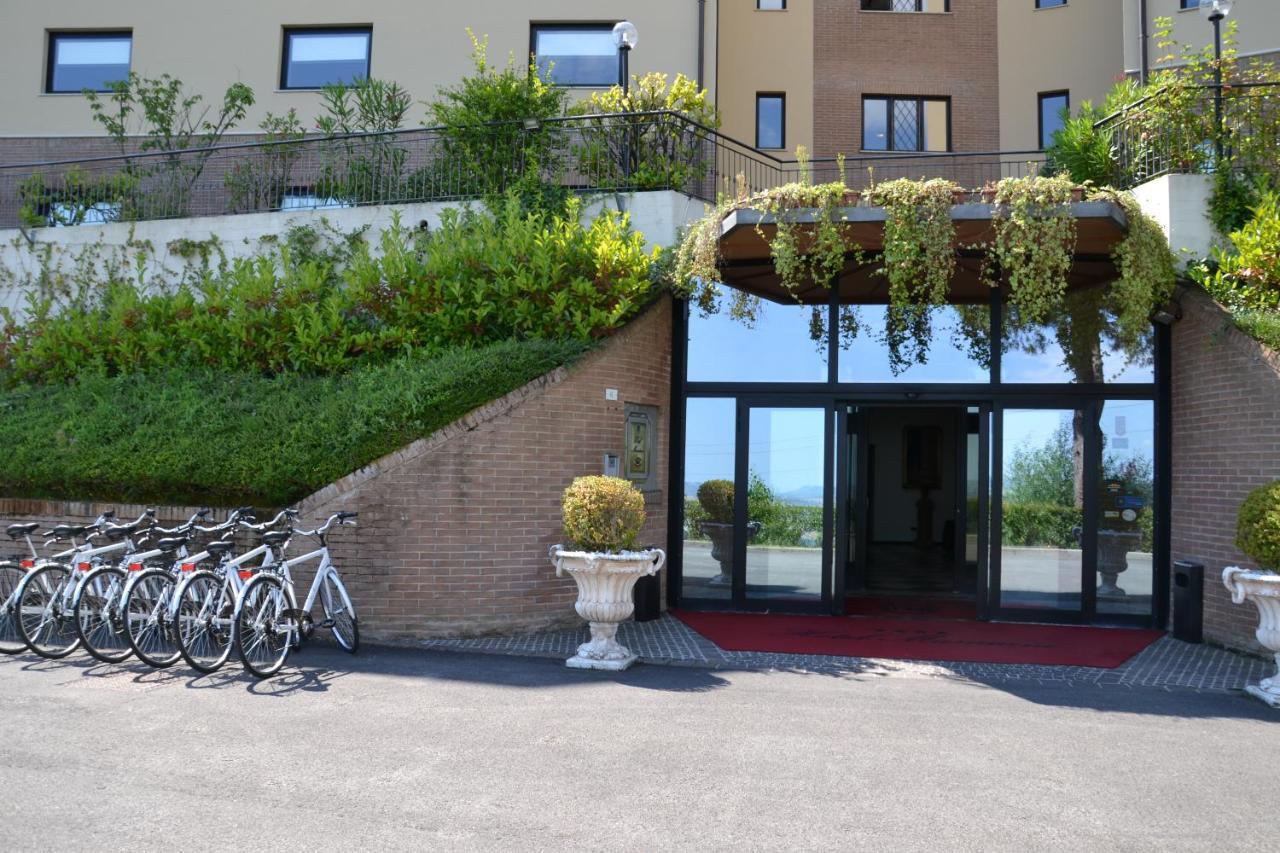 Hotel Mamiani & Relaxing Spa Урбино Экстерьер фото